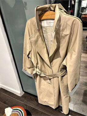 GOELIA Belted Trench Coat in Beige Size XL